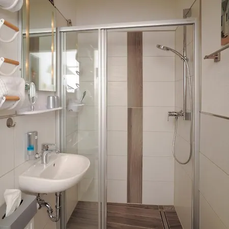 Koenigshof Апартаменты *